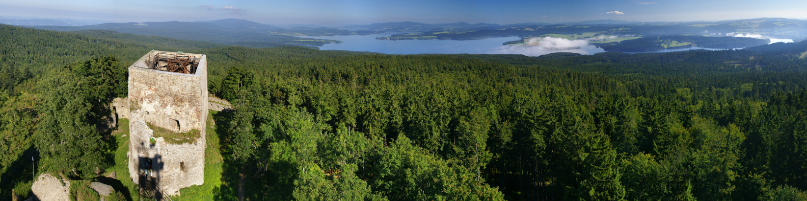 Burgruine Vitkuv Hradek mit Blick zum Moldau-Stausee