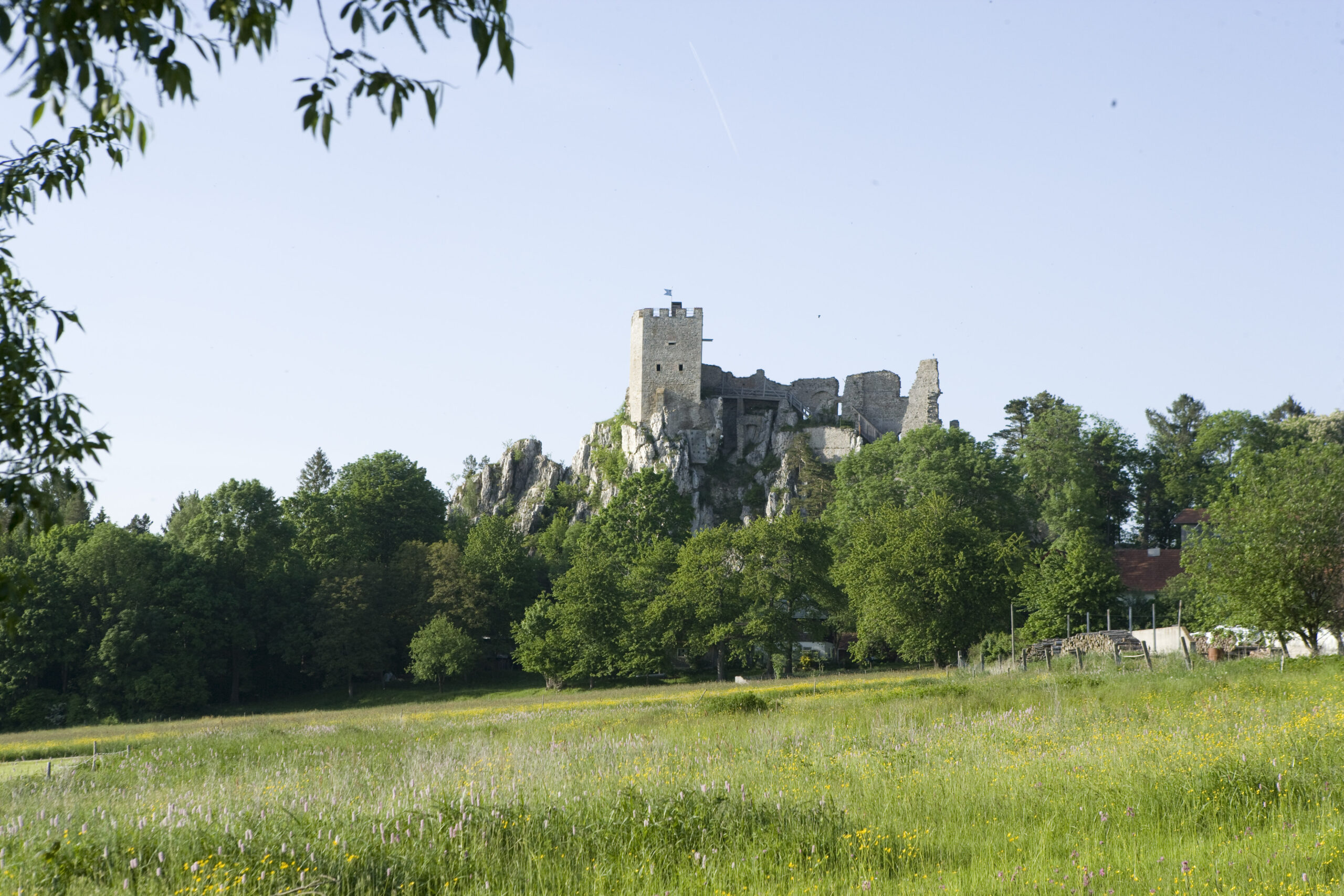 Die Burg Weißenstein aus dem 12. Jahrhundert