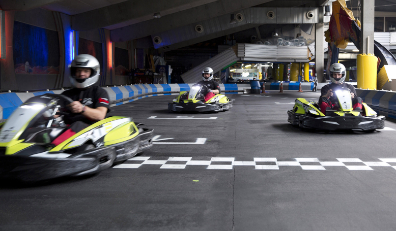 Kartrennen im Erlebnispark Planet Kart-o-Mania