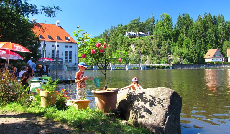 Kinderwagen-Tour zum Höllensteinsee.