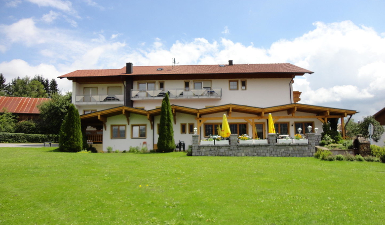 Biergarten der Familie Knödlseder - Brandten