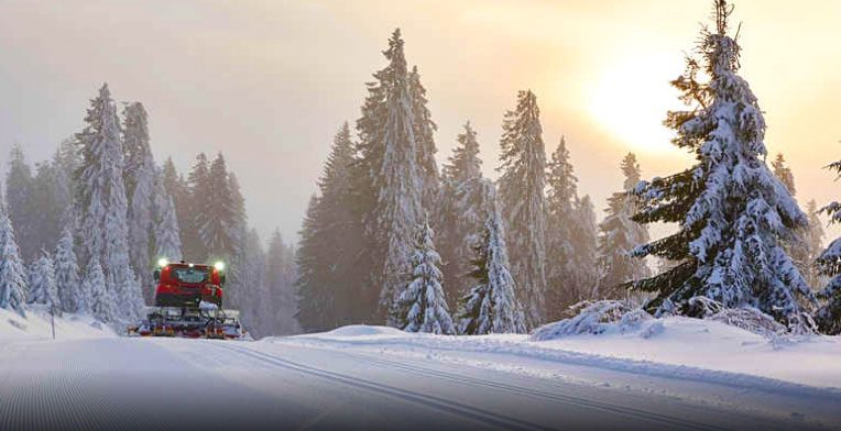 Pistenraupe im Winter am Großen Arber.