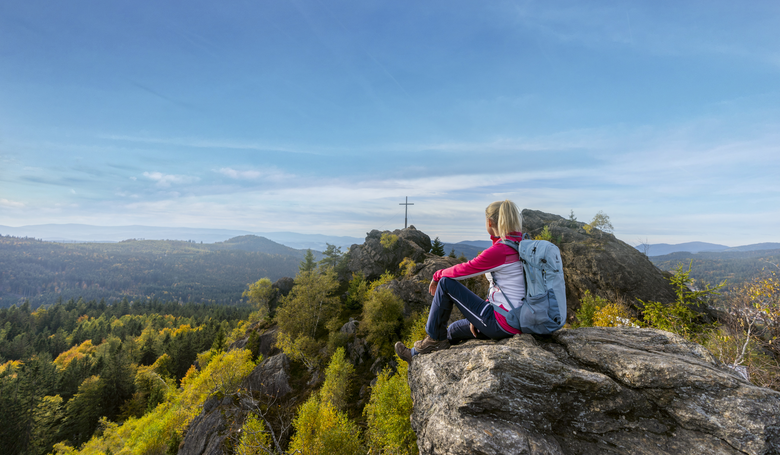 Wanderung auf den Silberberg und die Aussicht genießen.