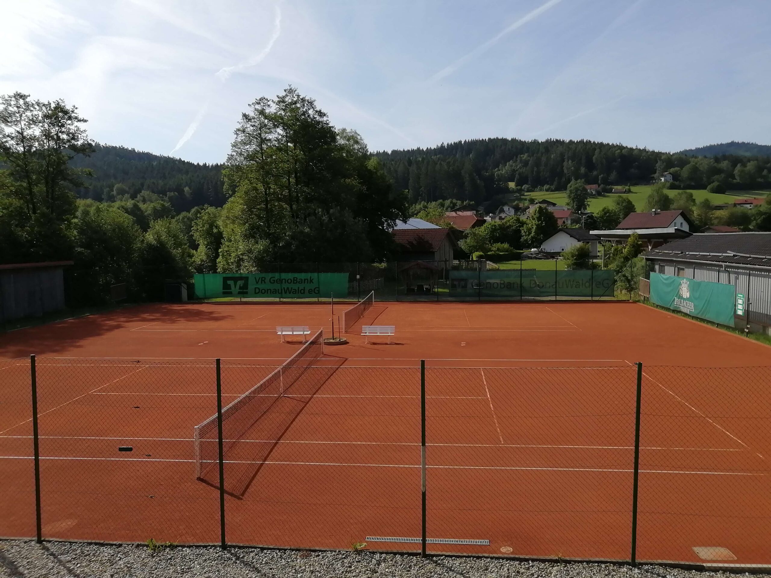 Tennisplatz Achslach.