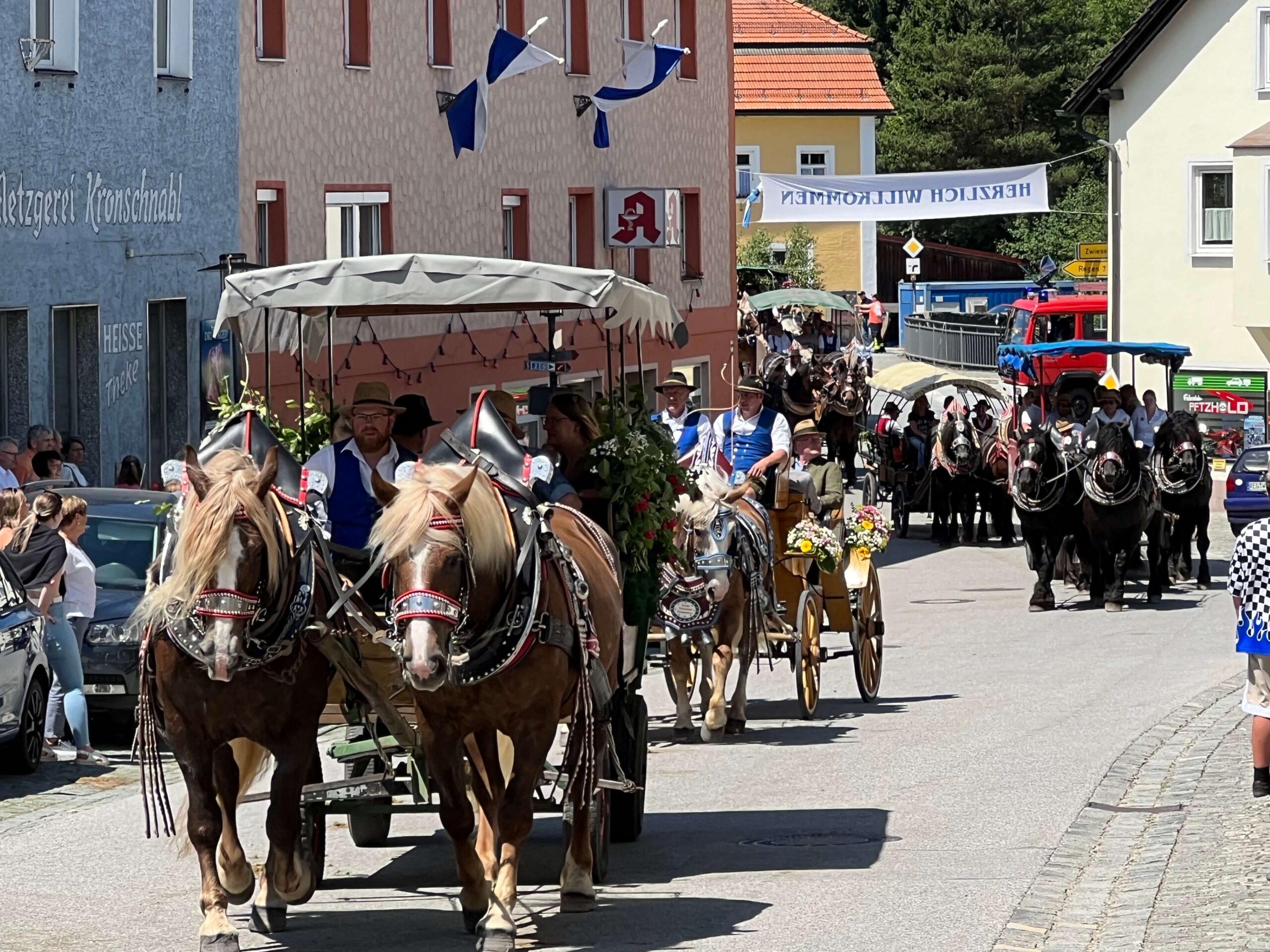 Die Fuhrleute-Gedächtnisfahrt rund um den Klosterort Rinchnach.